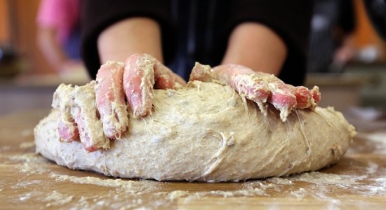 bread-making-1039261_640